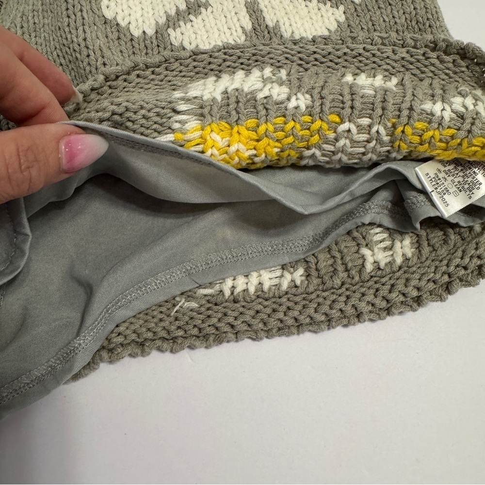 Storia Knit Daisy Shorts Large Gray White Yellow Floral High Waisted Lined NWT - Picture 9 of 9